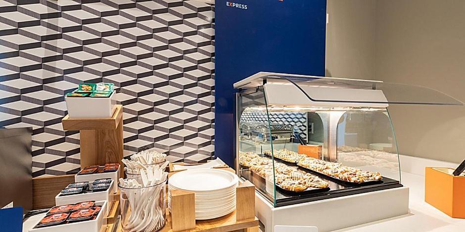 Holiday Inn Express & Suites Palm Desert - Millennium By Ihg Ngoại thất bức ảnh